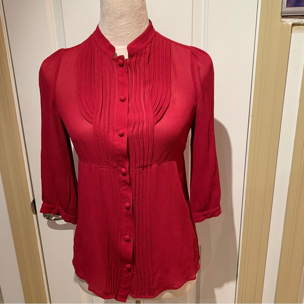 JUICY COUTURE. Red blouse. Size S/4. Crepe, very fine material. Button d…